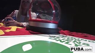 Російський космонавт Нікіта отримує кляп замовлення від свого генерала