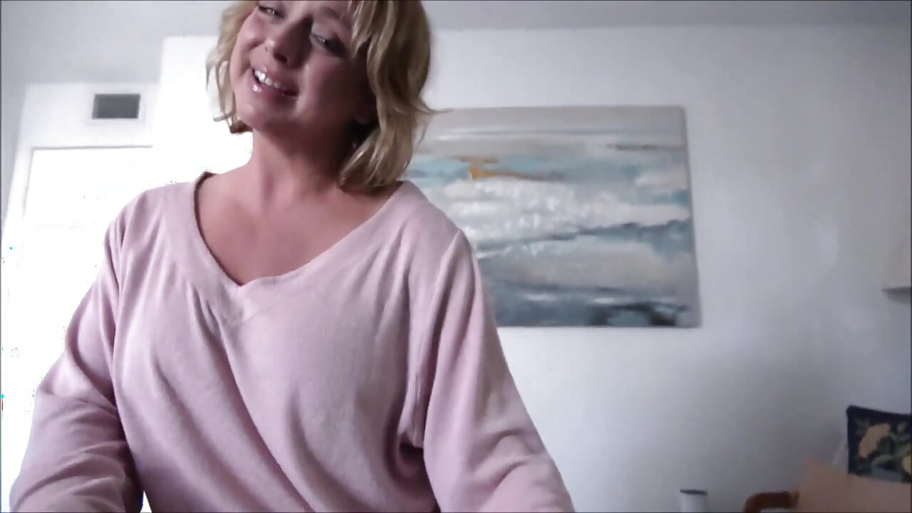 De hete moeder van een vriendin neuken - Brianna Beach - Alex Adams