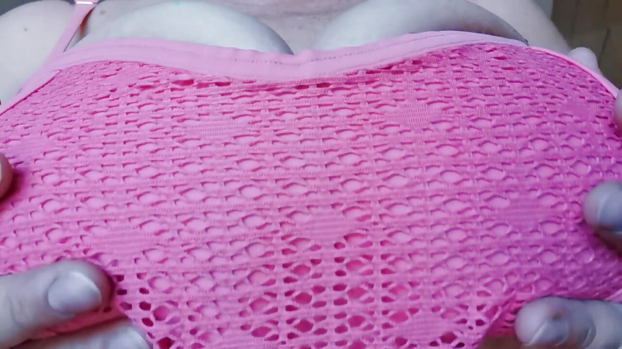 Pov vú khổng lồ trên mặt
