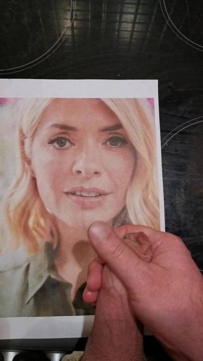 Holly Willoughby 153 Cumtribute