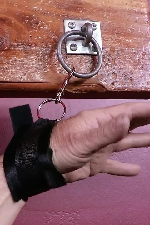 חם ומרושע - בוני רוטן פורשת מהעסק הקינקי שלה ועוברת מעל הסטודיו שלה לדומינטריקה חדשה