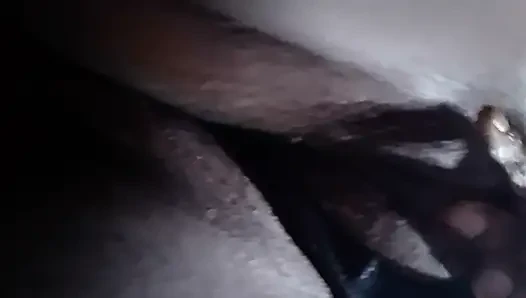 Cewek semok kulit hitam lagi asik masturbasi