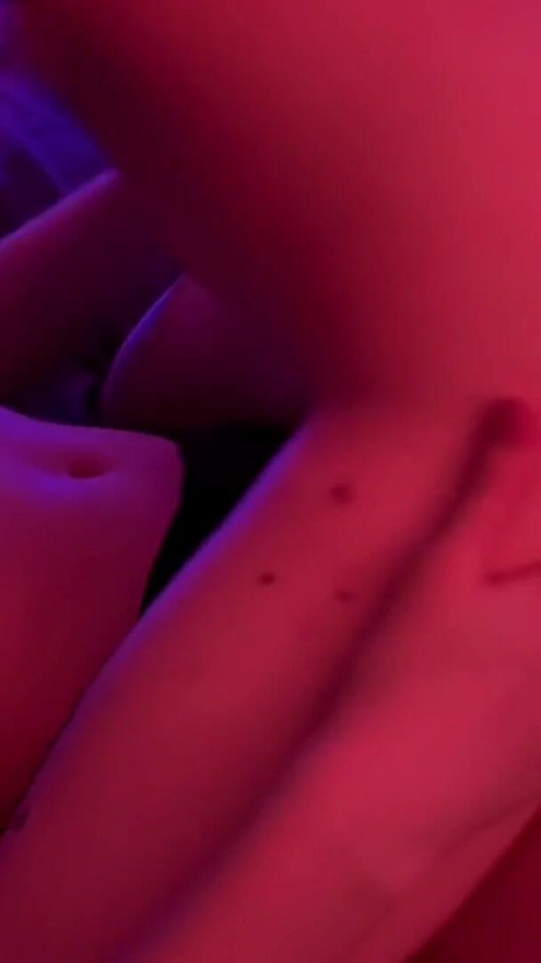Eu amo pular no pau dela como uma cama elástica | Clipe 1