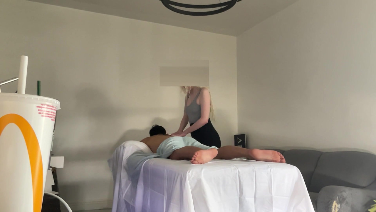 合法的芬兰 RMT 屈服于亚洲怪物鸡巴第二次约会