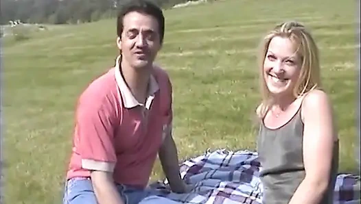 Katia amına iyi bir sakso çekme umuduyla uzun bir yol kat etti!