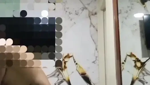 Eski sevgilimin en iyi arkadaşı beni ziyarete geldi ve ikinci bölümü çekiyoruz