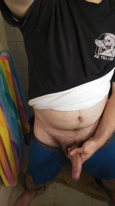 Jerking off real quick