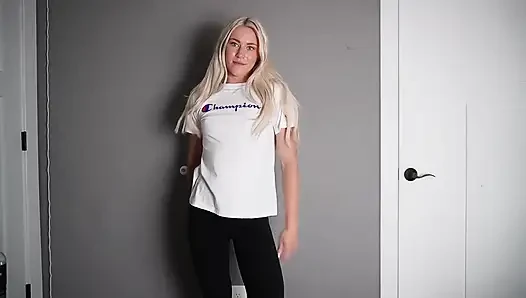 Примеряю разные топы для тебя