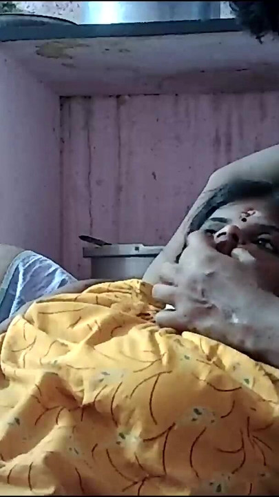 Detik emosi dari "isteri rumah kampung India bercium aaa"