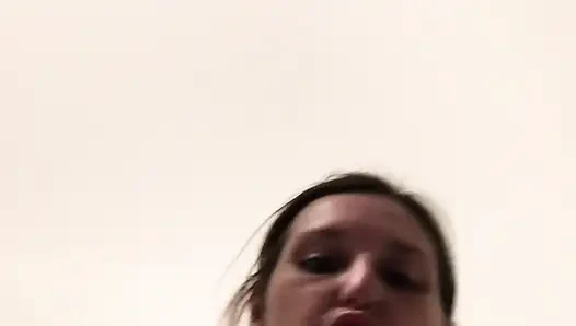 Сортировать мое дерьмо на вокзале после пяти ночей в поезде, с еще одной ночью, чтобы пойти