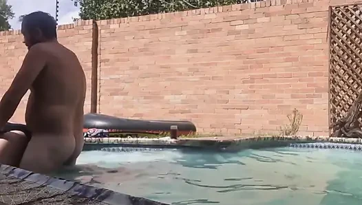 Ngentot di kolam renang