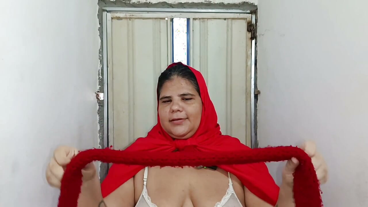 HALLOWEEN SPECIAL. With sexy chubby big ass riding hood gets fucked by a big cock on Halloween night