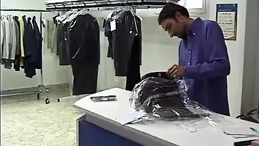 Jessica Rizzo в сцене с почтальоном 04