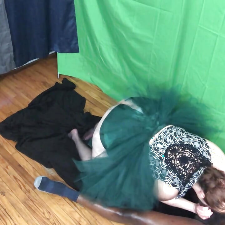 эта фея пришла навестить фиолетового короля