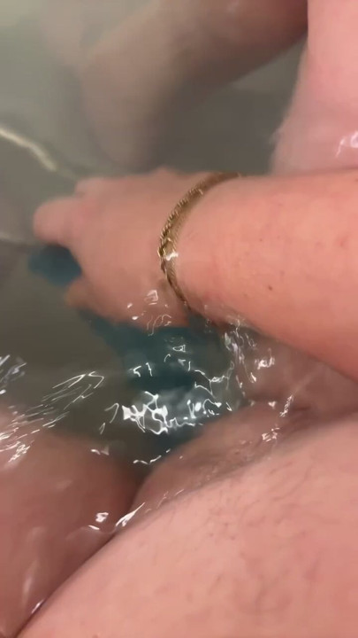 Take a bath in good company