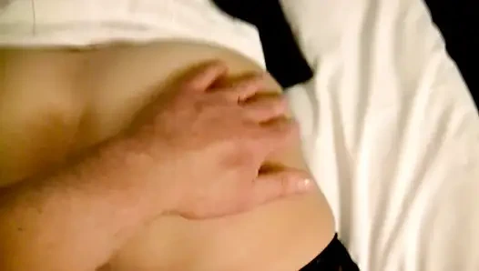 Swemature in netzstrümpfen, muschi und anbetung mit nahaufnahme, sperma squirtet in den mund, schlucken.