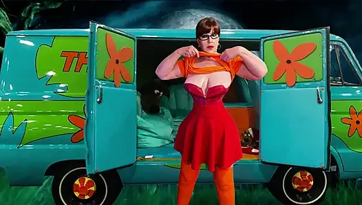 Granny Velma Dinkley's Undercover Slutty Sleuth Cock Sucker 8623 Fap