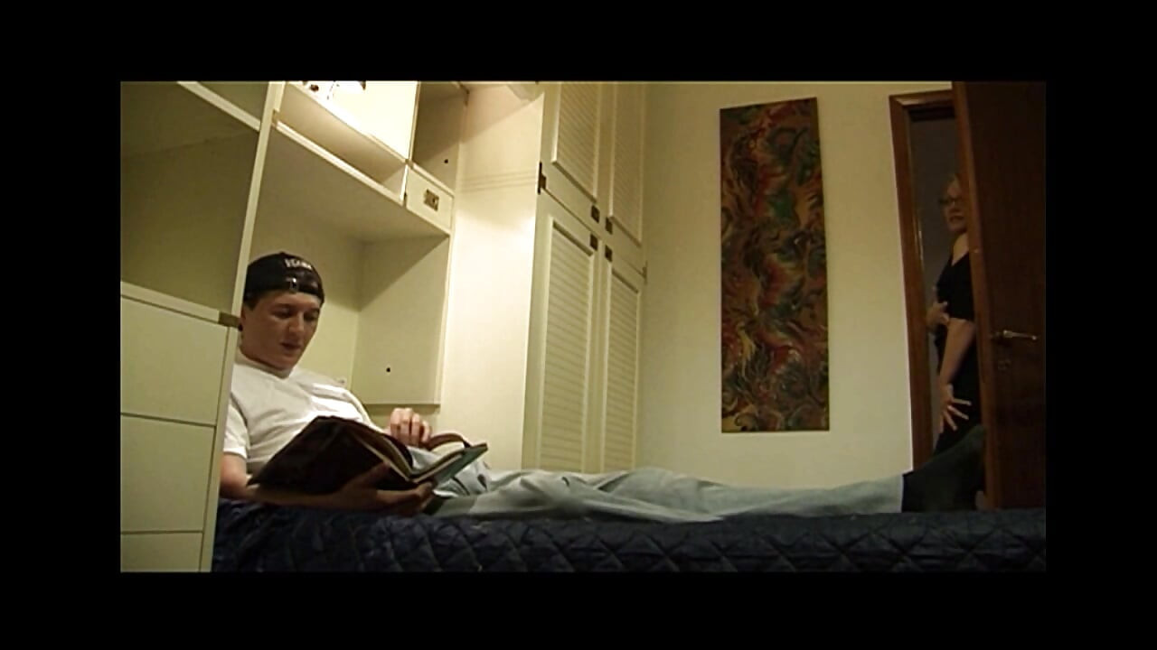 Sex sălbatic brusc în noapte