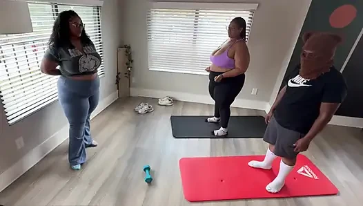 Tiffany tarafından esnetiliyor