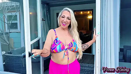 Tante seksi dicrot di muka banyak banget di teras rumah - pov