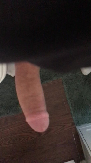 私のデカチンで遊ぶ