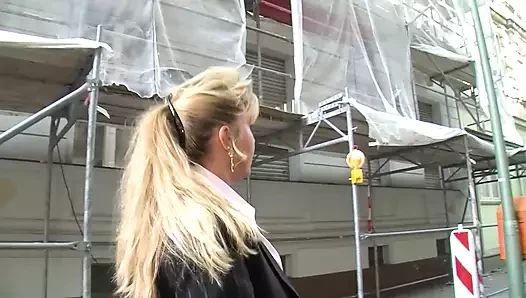 Amateurschlampe begierig auf Sex