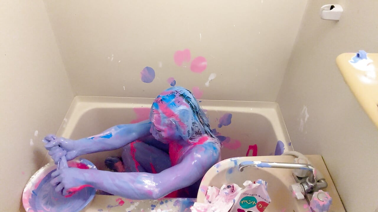 WET&MESSY Messy Play: Covered in Paint by a Boy 2