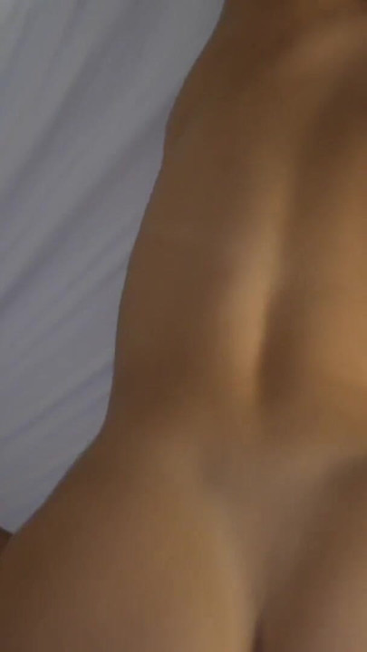 Ikoniskt ögonblick från "Du är en mycket bra vän, men just nu behöver jag bara din kuk POV VIRTUAL SEX"