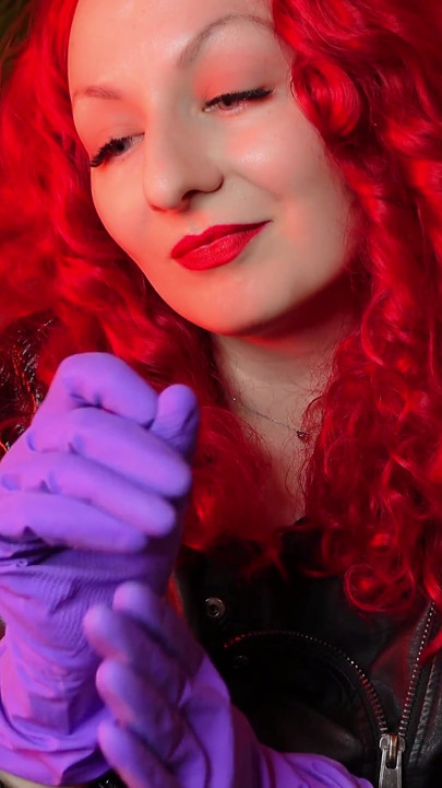 ASMR sounding: kitchen rubber gloves fetish