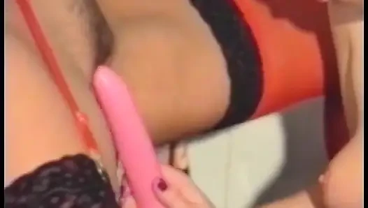 Azgın hatun ıslak amını sulu amını yalatmadan hoşlanıyor