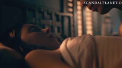 Sydney Sweeney sex defloration cảnh từ 'the handmaid's ta
