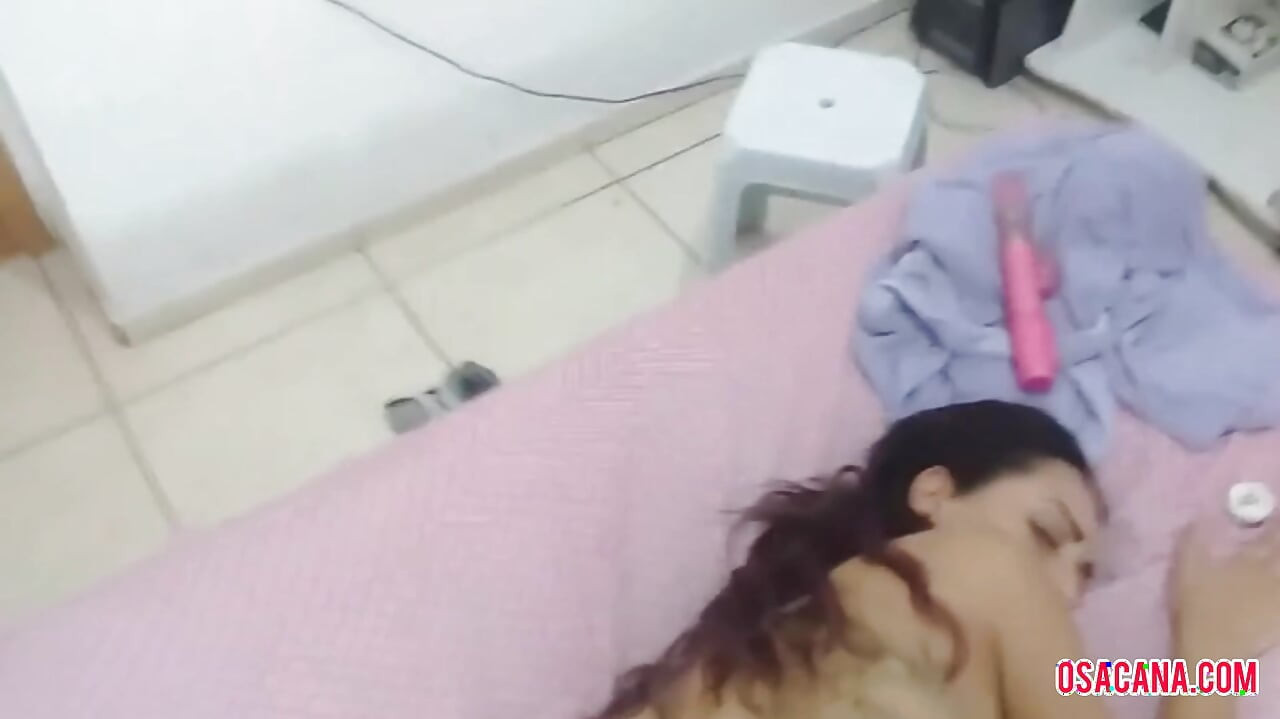 Young couple amateur smokers