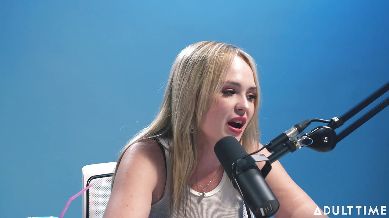 Lilly Bell Exhibitionism, Sexting & Empowerment the Adult Time Podcast