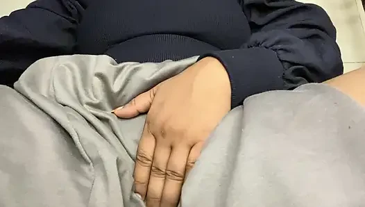 Pacar Tamil berbicara dia membutuhkan seks sambil colok