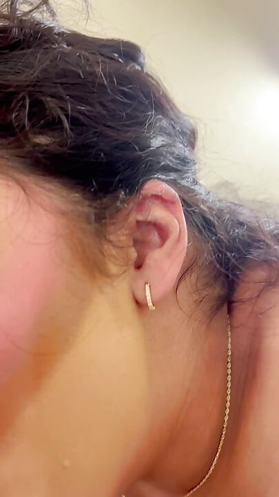 สาวละตินตูดใหญ่ของจริงเย็ดอย่างหนักกลืนนมกู