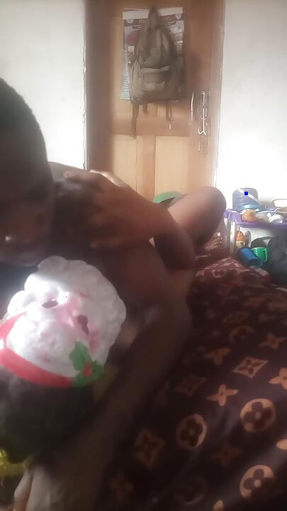 Дівчина З Найбільшими Грудьми В Місіонерському Стилі