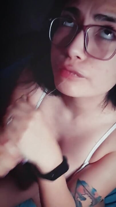 Świetne lodyki, które ta dziwka w okularach robi - LunitaRabbit