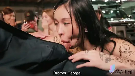 Yaner doğum gününde bakire bir adamla sikişiyor