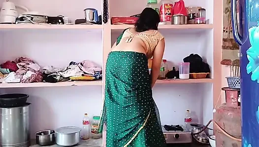 Ich mockte das Haus, ich war auf dem Chef und mein Rücken verletzte sich sehr, Sir, es fühlte sich jetzt sehr gut an.