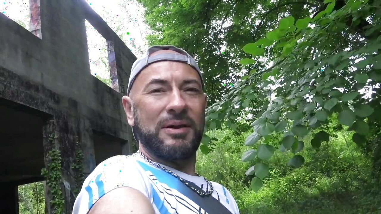 Enzo Rimenez에게 맨발로 따먹히는 포르노 스타 Damien Crosse