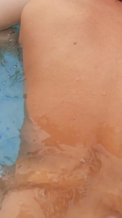 Zapanjujući trenutak iz "HOTTIE GETS A HARD FUCK OUTDOOR"