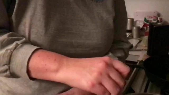 Pt 1 Braless chubby babe girl making dinner for daddy