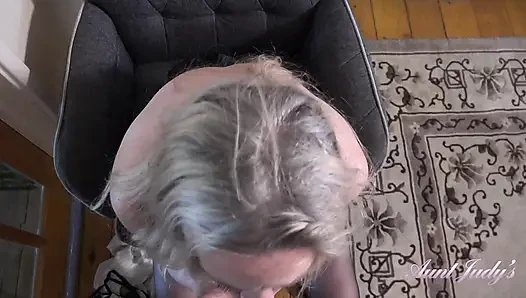 Auntjudys - Deine Geile Reife Chefin Andrea Ann Lutscht Deinen Schwanz Im Büro