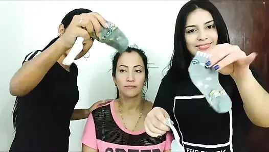 Memaksimalkan mulut ibu tiri: kaus kaki berapa yang bisa dia ambil?