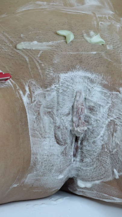 Closeup of shaving the vagina with a trimmer and a razor! | Clip 2