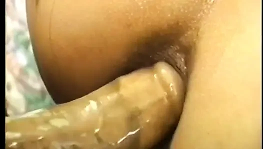 Seksi egzotik orta yaşlı seksi kadın üçlü grup seks sırasında götünü yarakla siktiriyor