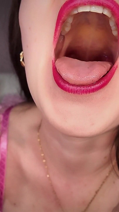 Frenulum-kyss for å åpne munnen svelge den ultimate håndjobben Tease | Klipp 2