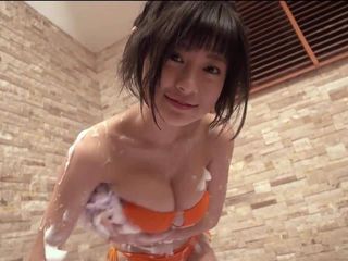Oranje bikini (korte clip)