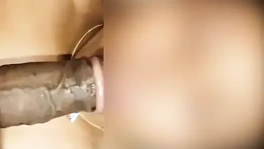 Hintli kadın sert sikişiyor