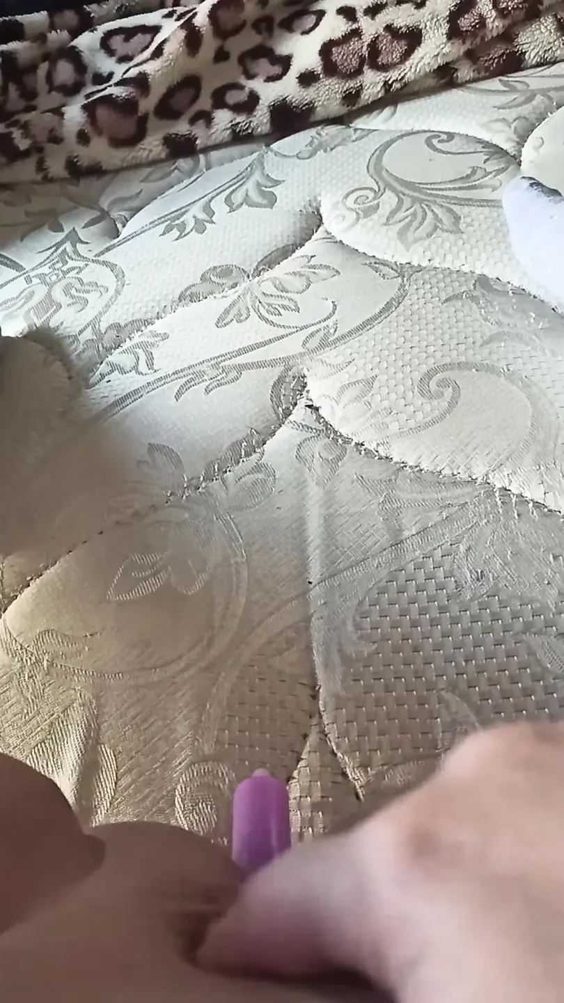 努力把所有的蜡烛都放进我的菊花